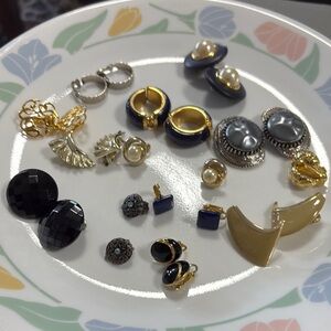 Vintage Clip Earring Bundle
Xx